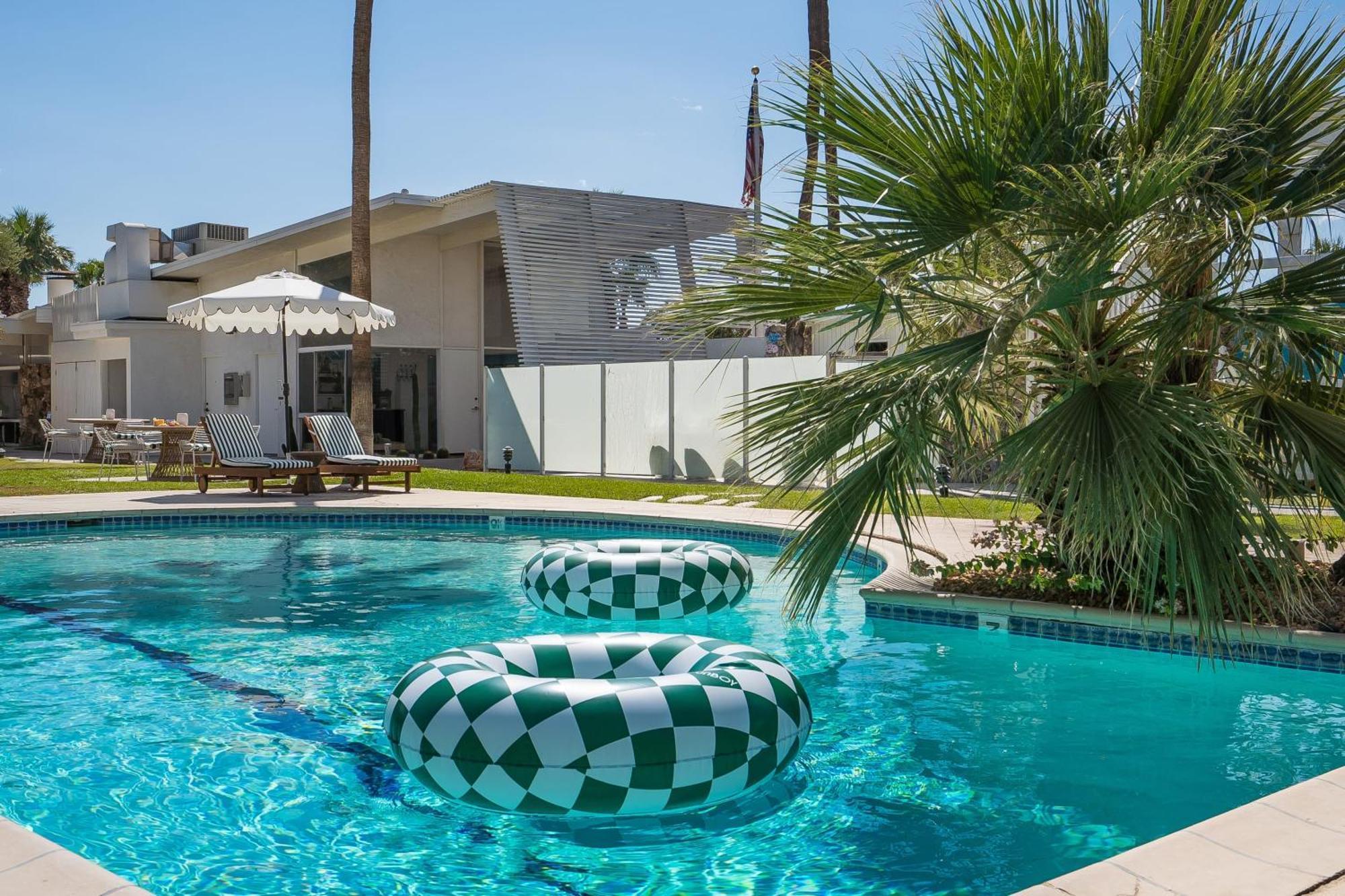 Monkey Tree Hotel By Avantstay Stylish Hotel In Palm Springs W Pool Екстер'єр фото