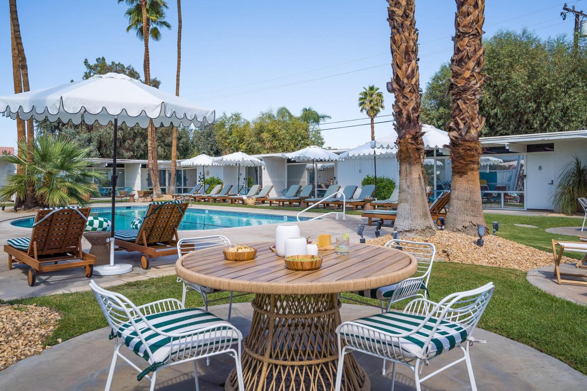 Monkey Tree Hotel By Avantstay Stylish Hotel In Palm Springs W Pool Екстер'єр фото